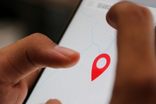 what does live mean on find my friends